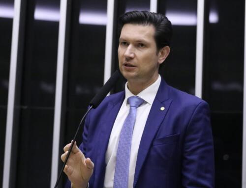 Deputado Gilson Marques protocola PL contra supersalários após liminar de Dino e alerta para “janela” de 60 dias